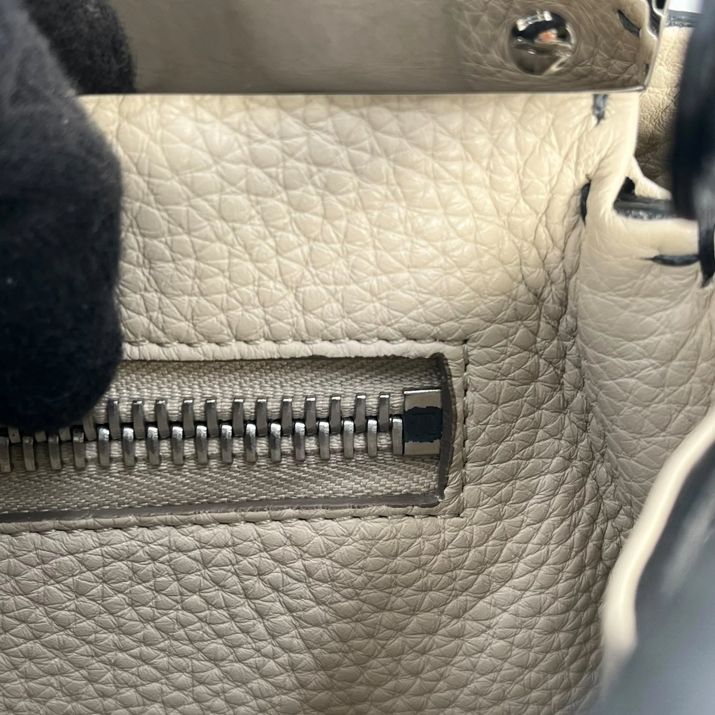 FENDI Peekaboo Leather Handbag/Shoulder Bag - Grey 