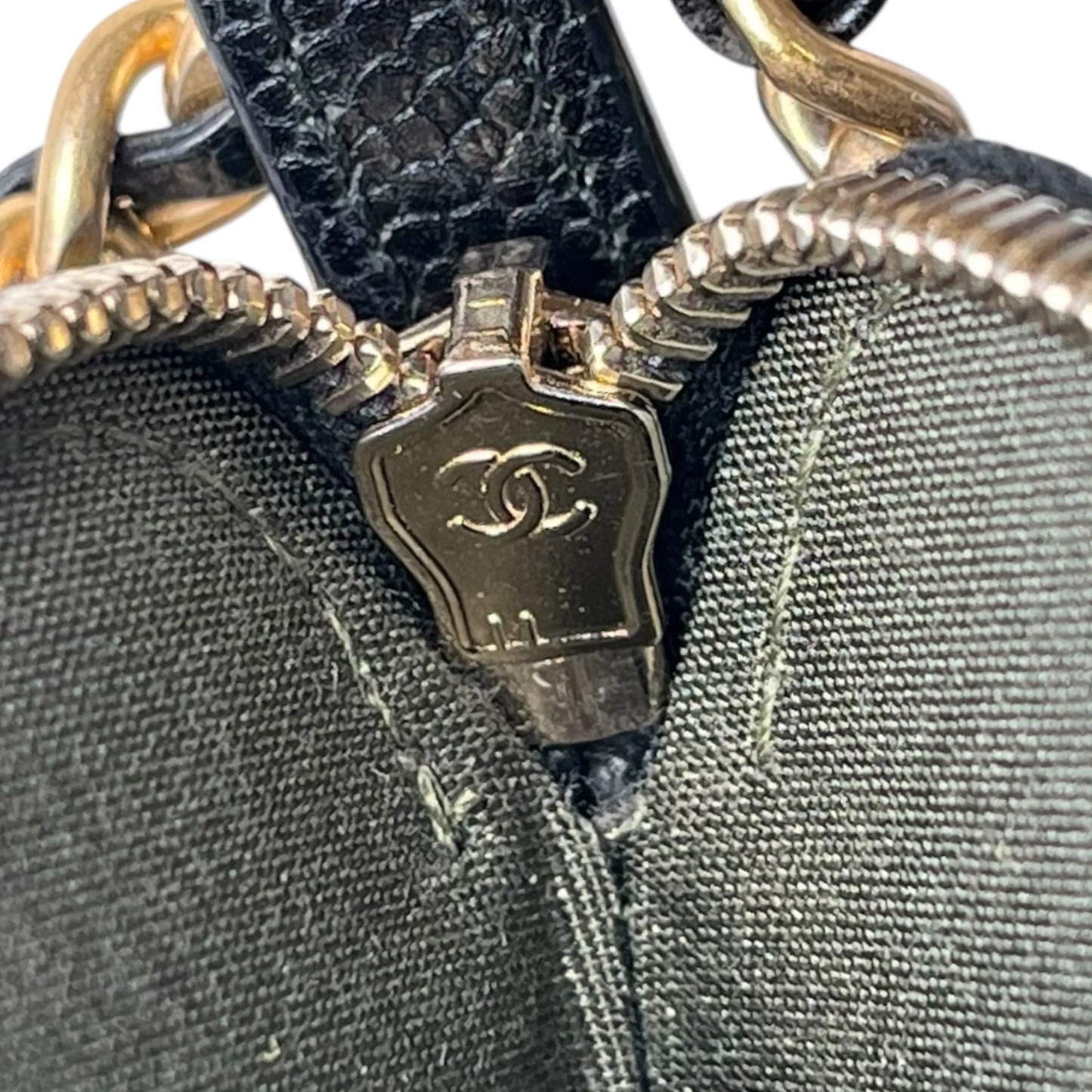 CHANEL Caviarskin Boy Double Zip Around Chain Wallet - Black 