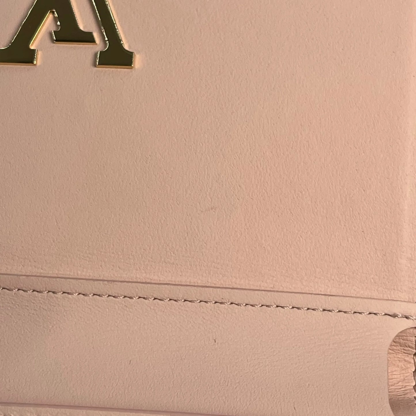 LOUIS VUITTON Portefeuille Capucines Compact Wallet - Pink 