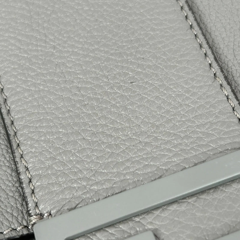 FENDI Baguette Messenger Bag Leather Shoulder Bag - Grey 