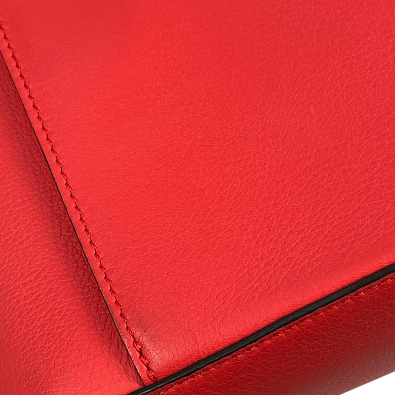 Ferragamo Gancini Calfskin Shoulder Bag - Red 