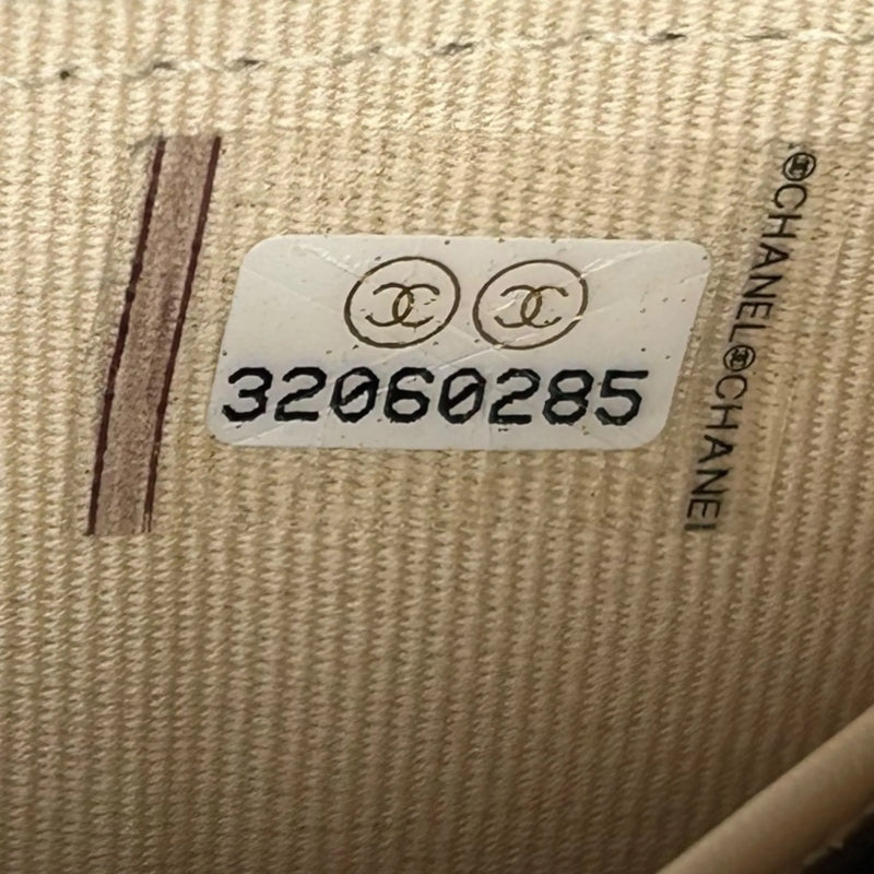 CHANEL Matelasse 19 Tri-fold Compact Wallet - Beige 