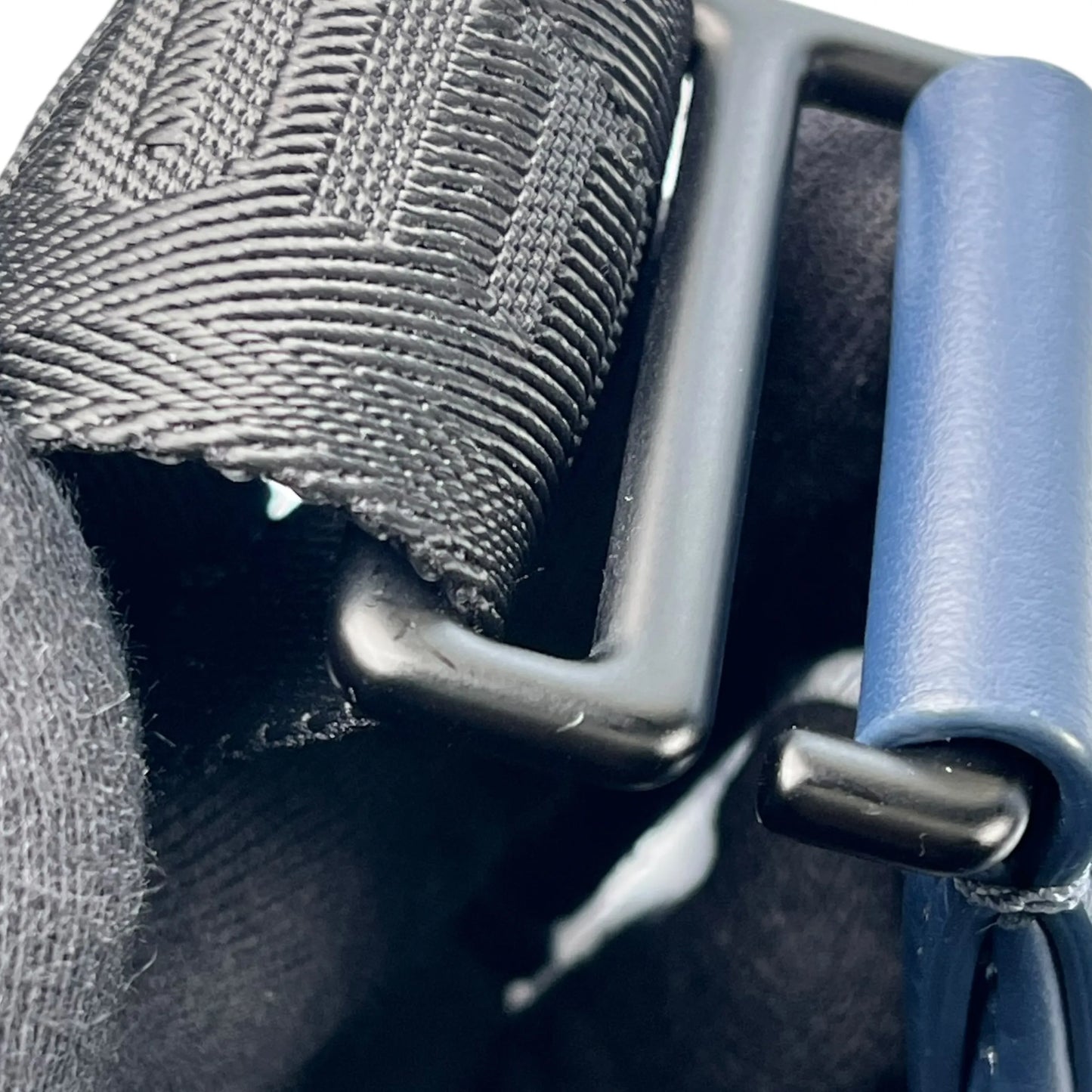 Louis Vuitton モノグラム シャドウ ディスカバリー バムバッグ ボディバッグ - ネイビー