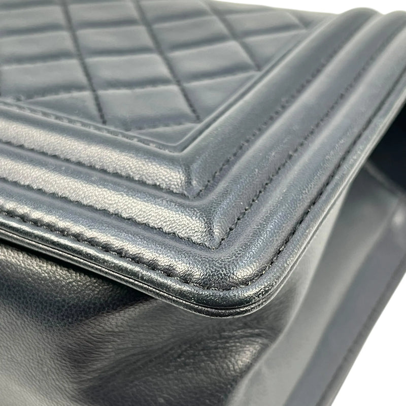 CHANEL Boy Chanel 25 Lambskin Chain Shoulder Bag - Navy 