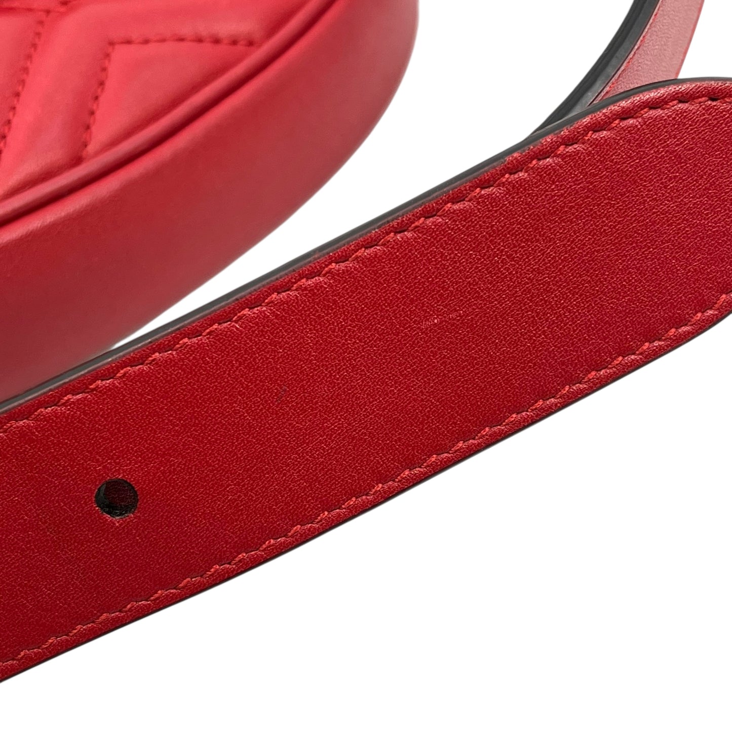 GUCCI GG Marmont Leather Body Bag - Red 