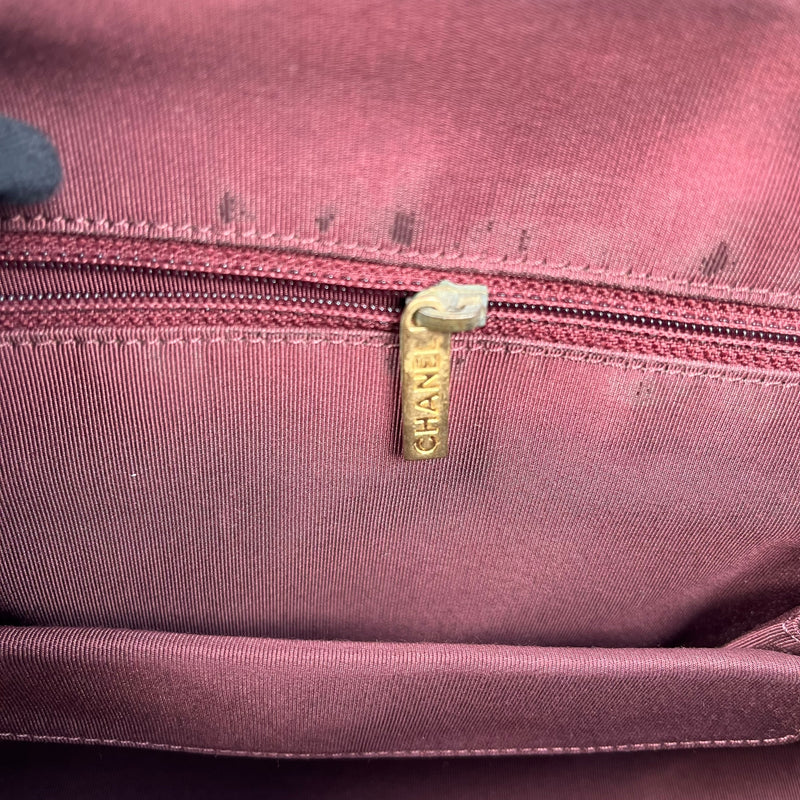 CHANEL シェブロン V-ステッチ CCマーク ハンドバッグ - ブラック × ゴールド