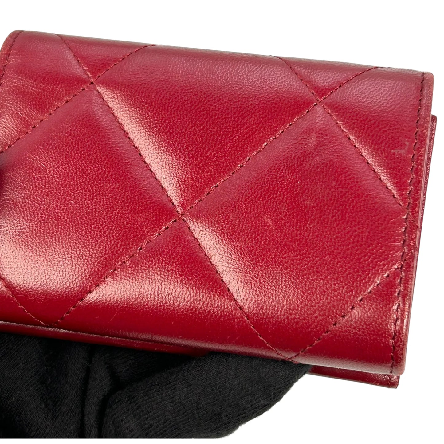 CHANEL マトラッセ シャネル 19 三つ折り財布 コンパクトウォレット - レッド