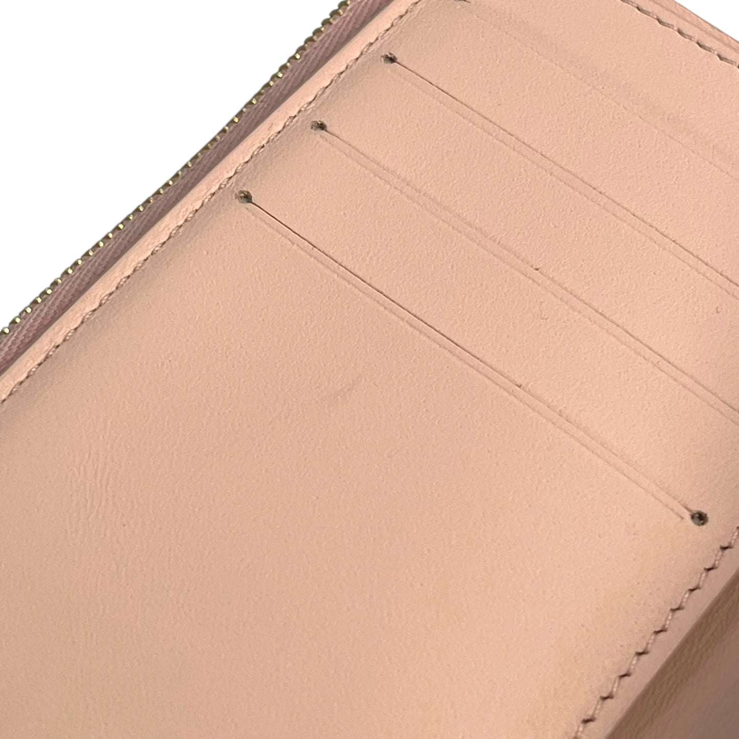 LOUIS VUITTON Portefeuille Capucines Compact Wallet - Pink 