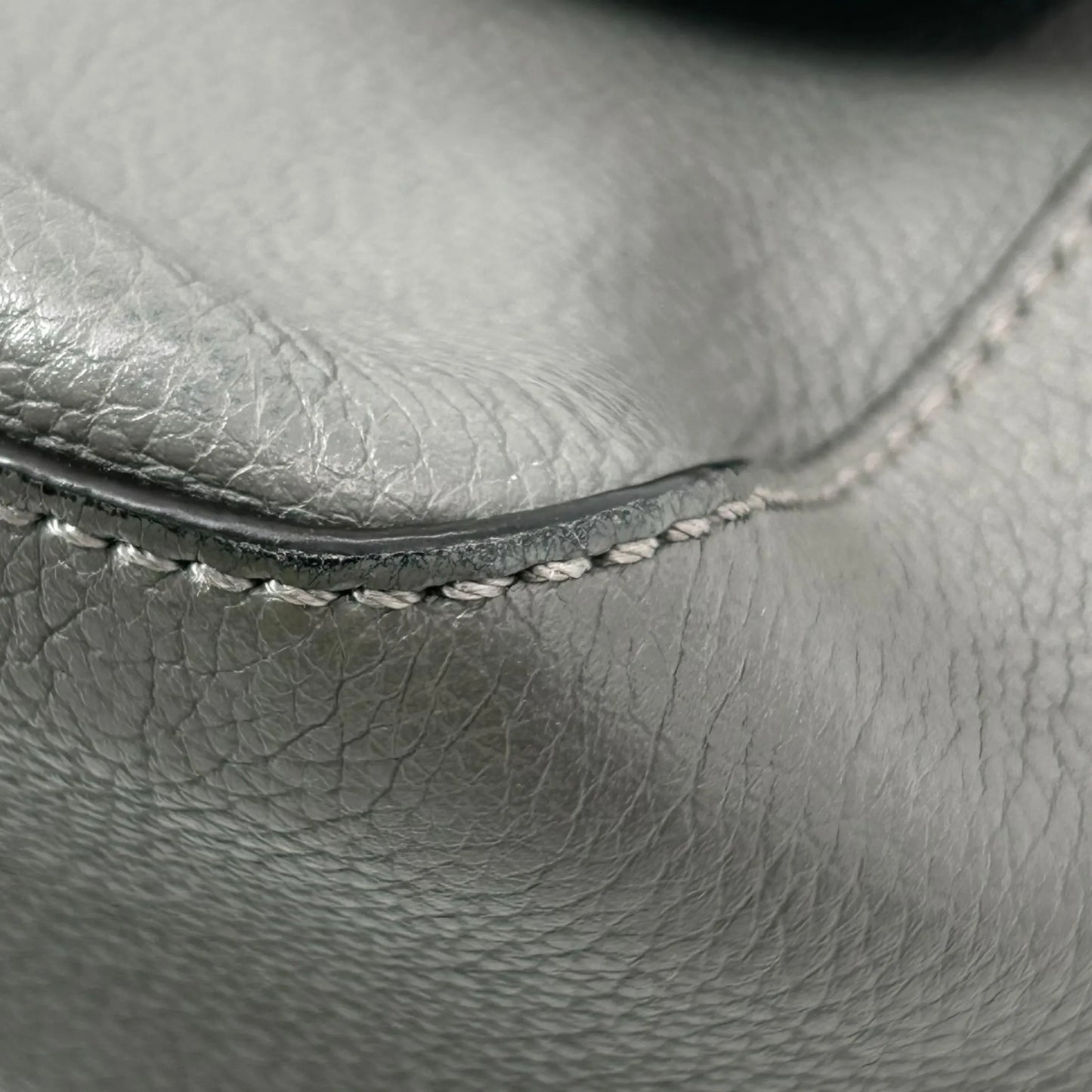 FENDI Baguette Messenger Bag Leather Shoulder Bag - Grey 