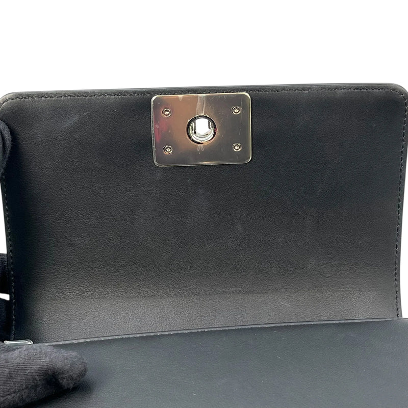 CHANEL Boy Chanel Pearl and Calfskin Chain Shoulder Bag - Black 