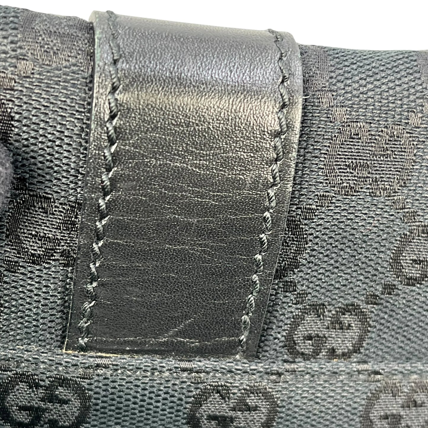 GUCCI GGスプリームキャンバス ボディバッグ - ブラック