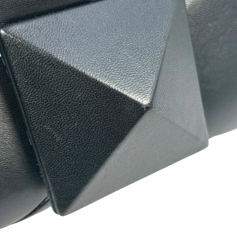 VALENTINO Garavani One Stud Handbag/Shoulder Bag - Black 