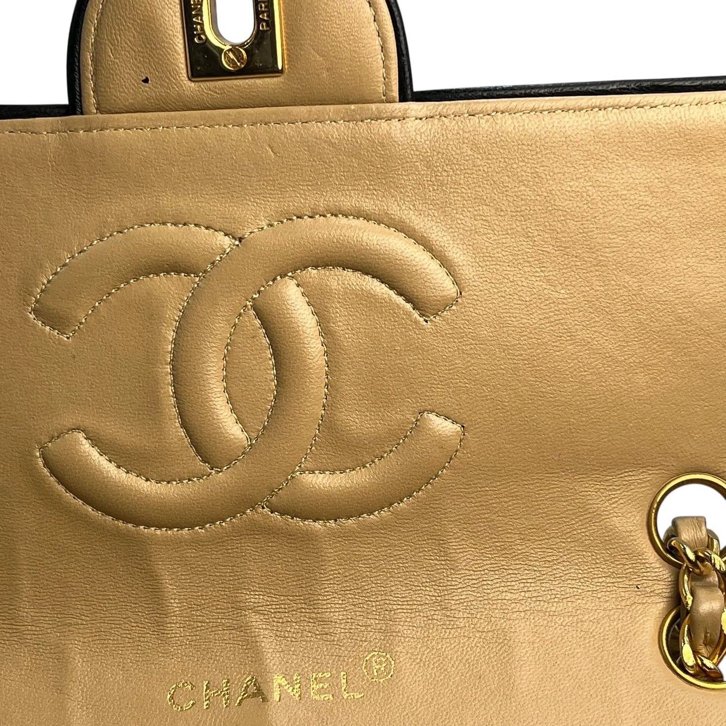 CHANEL 2.55 イーストウエスト マトラッセ チェーンショルダーバッグ - ベージュ