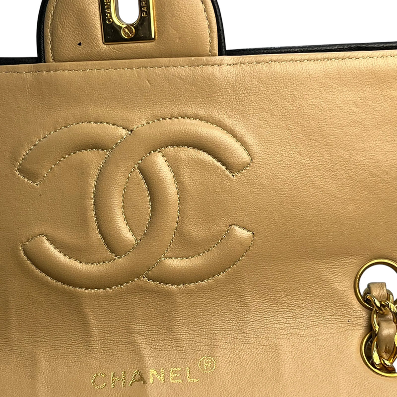 CHANEL 2.55 イーストウエスト マトラッセ チェーンショルダーバッグ - ベージュ
