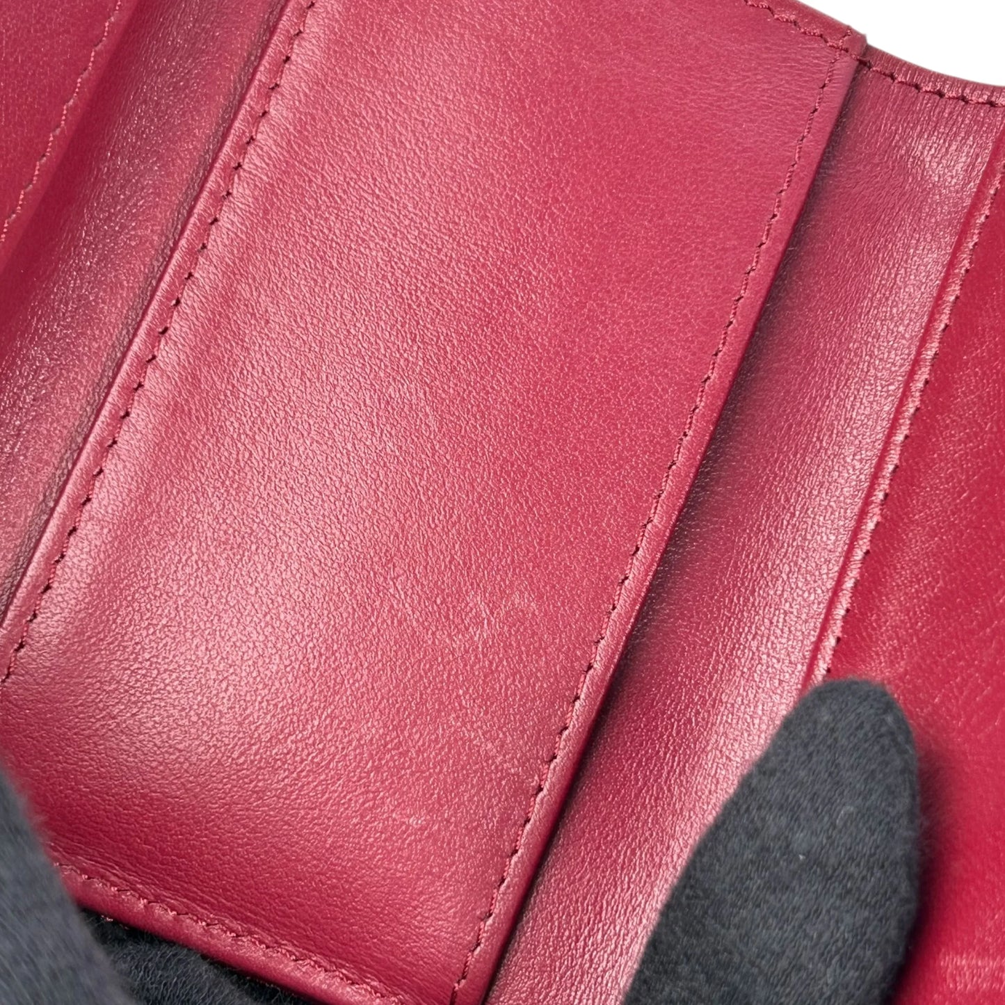 CHANEL マトラッセ シャネル 19 三つ折り財布 コンパクトウォレット - レッド