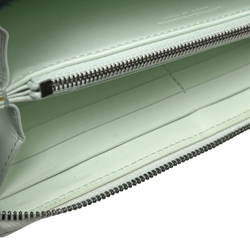 BOTTEGA VENETA Cassette Intrecciato Leather Round Zip Long Wallet - White 