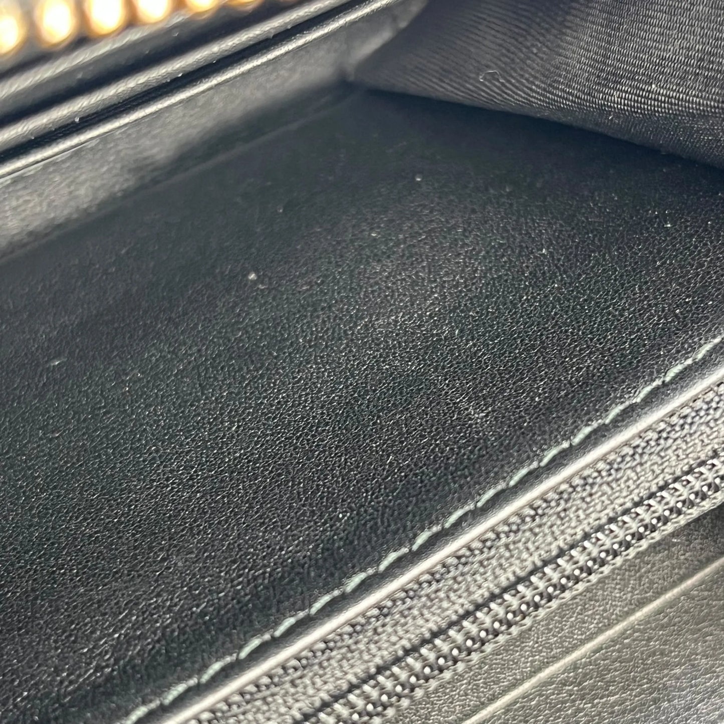 GUCCI Micro Guccissima Round Zip Long Wallet - Black 