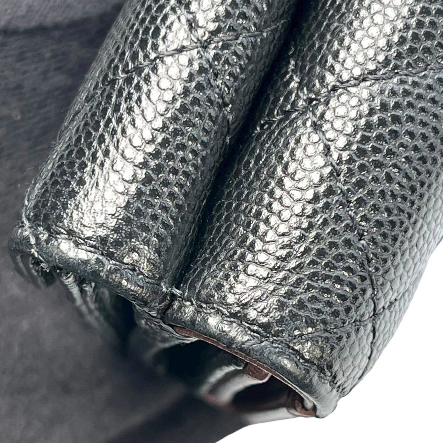 CHANEL Classic Small Flap Compact Wallet in Caviar Leather - Black 