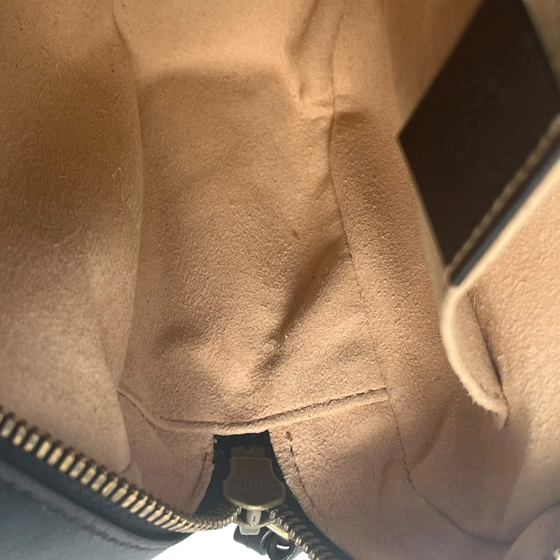 GUCCI GG Marmont Leather Shoulder Bag - Black 
