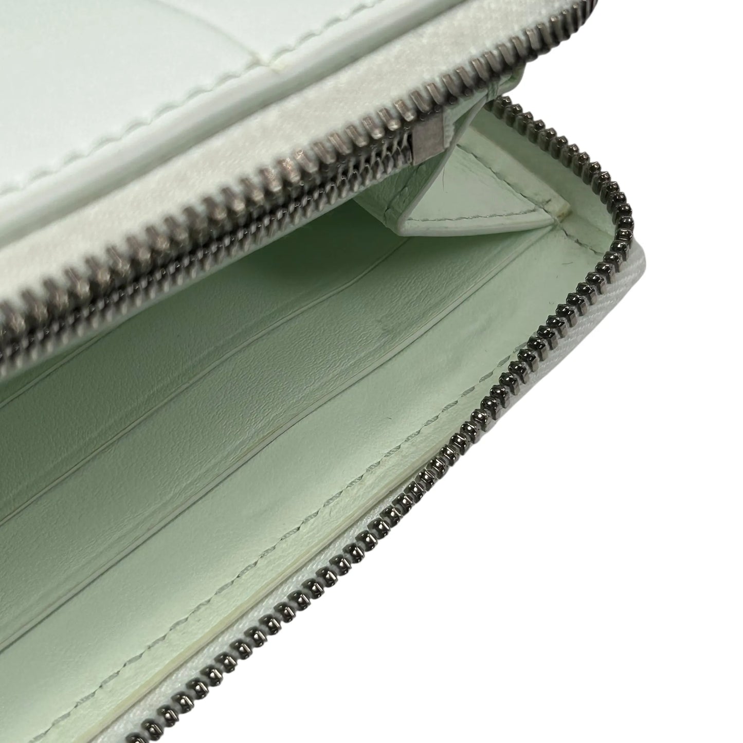 BOTTEGA VENETA Cassette Intrecciato Leather Round Zip Long Wallet - White 