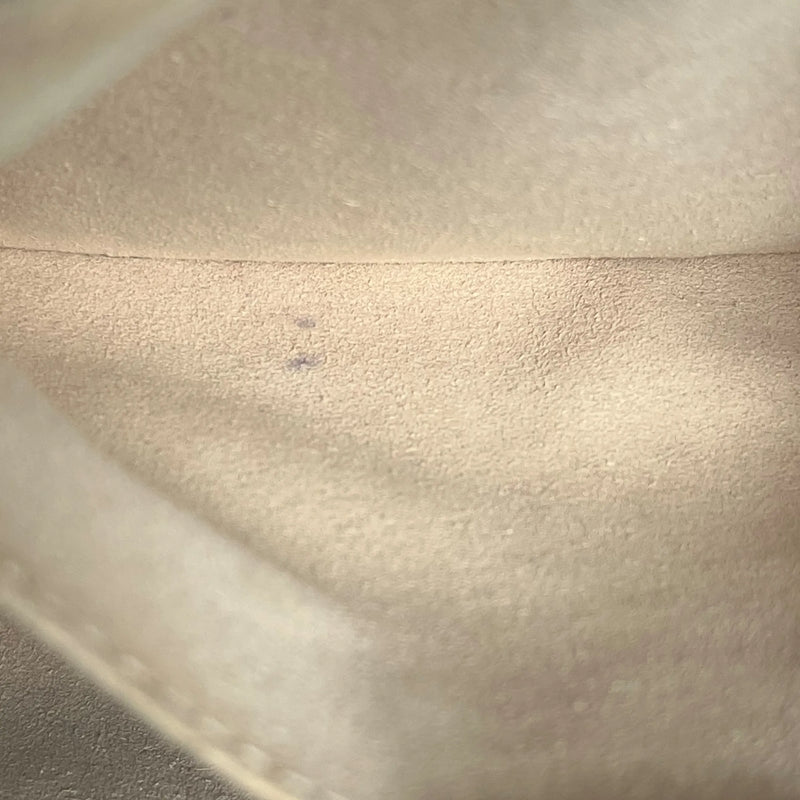 GUCCI GG Marmont Leather Shoulder Bag - Black 