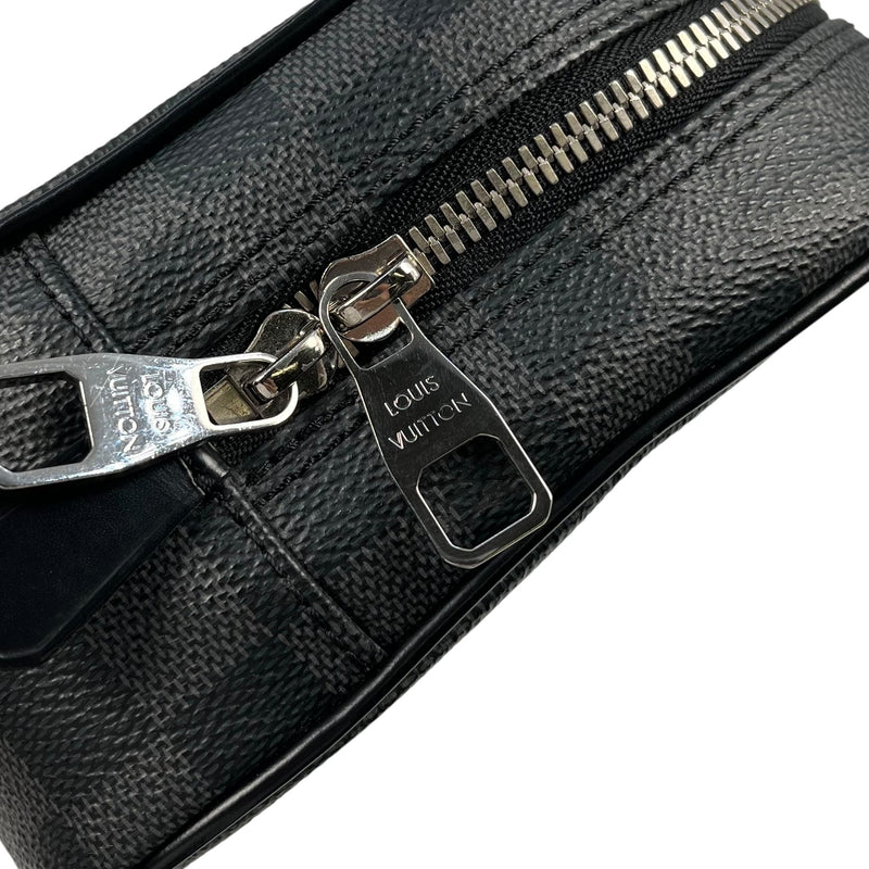 Louis Vuitton ダミエ グラフィット トゥルースポーチ GM - ブラック