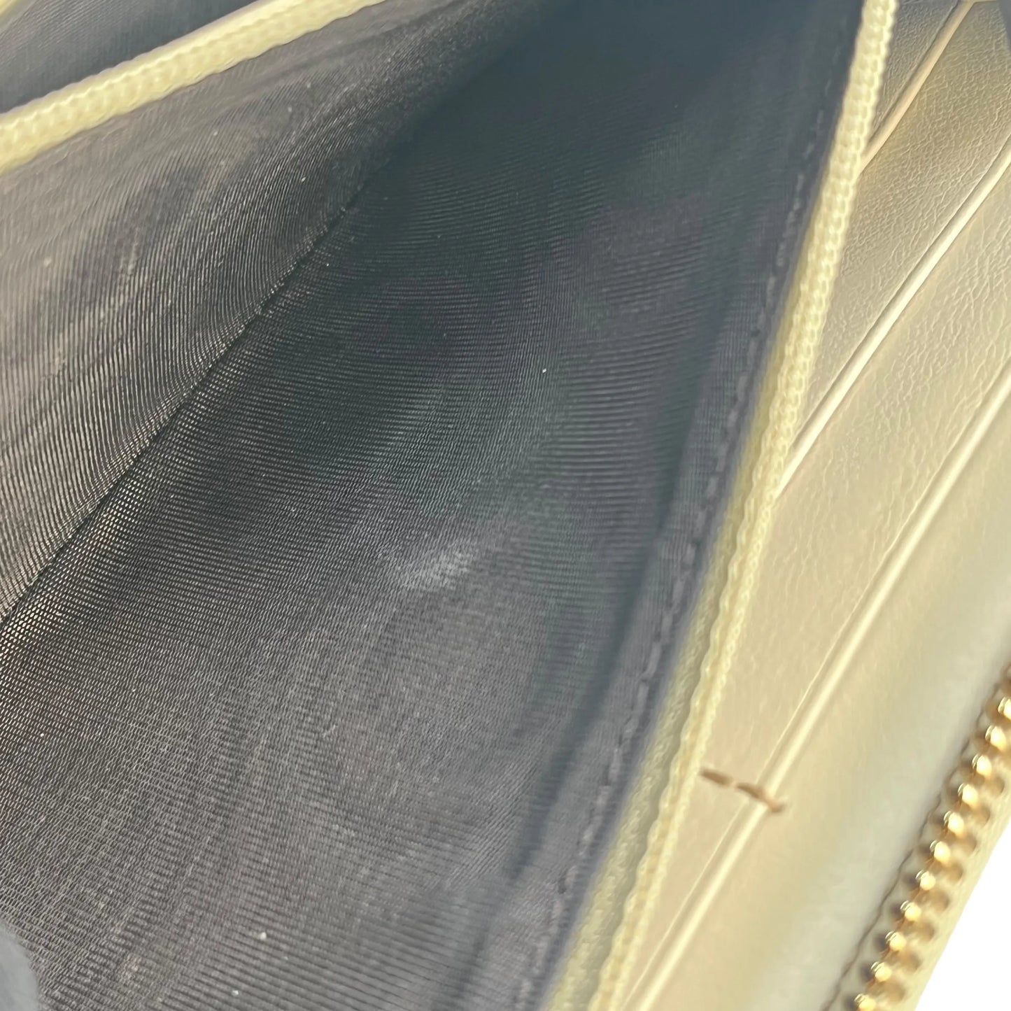 GUCCI Leather Round Zip Long Wallet - Beige 