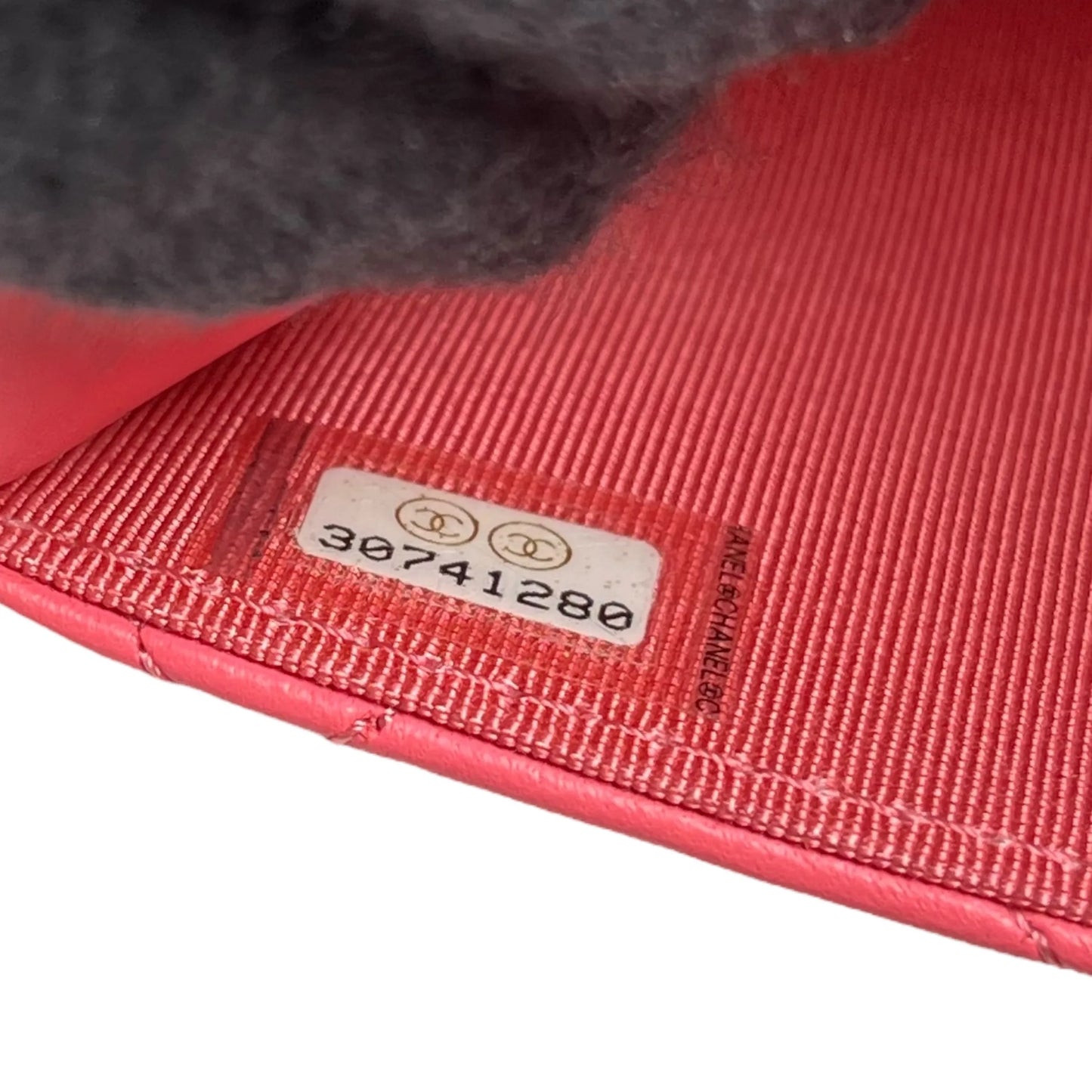 CHANEL Matelassé Lambskin Chain Wallet - Pink 