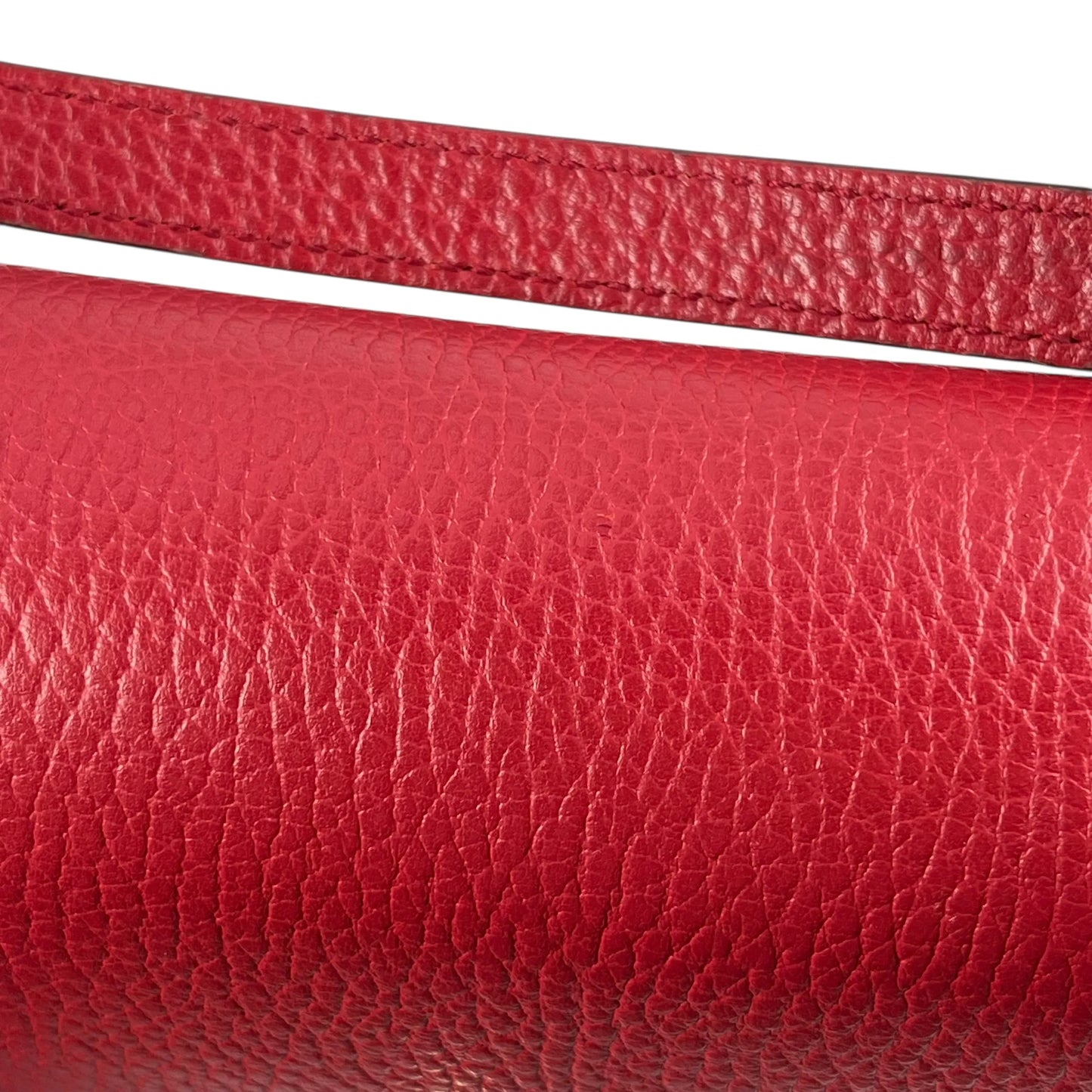 GUCCI Interlocking G Shoulder Bag - Red 