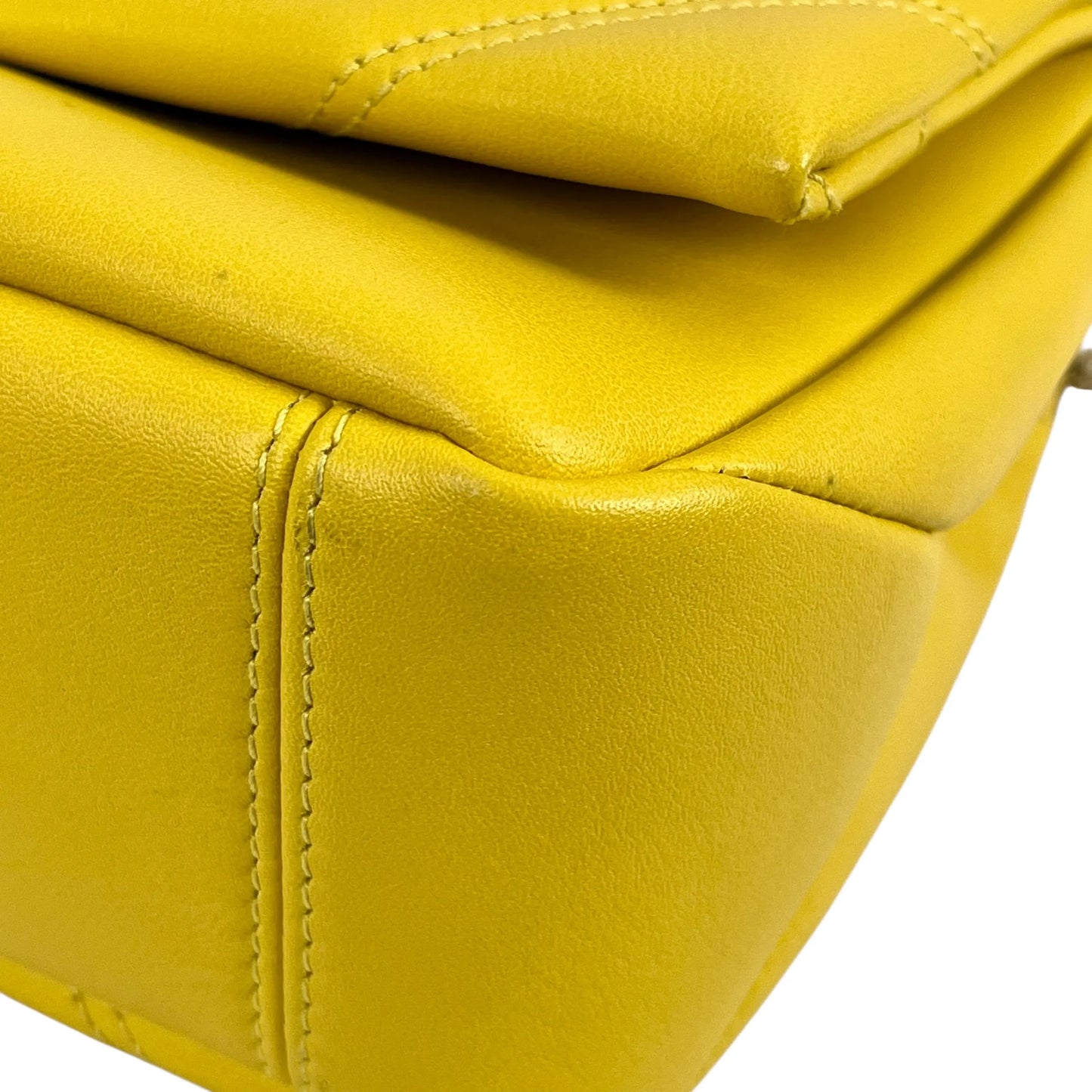 BVLGARI Serpenti Cabochon Chain Shoulder Bag - Yellow 