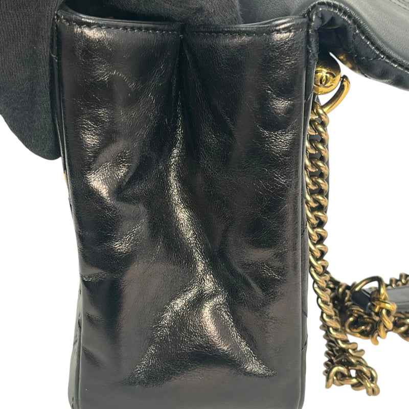 CHANEL Matelasse Top Handle Handbag with Chain Shoulder Bag - Black 