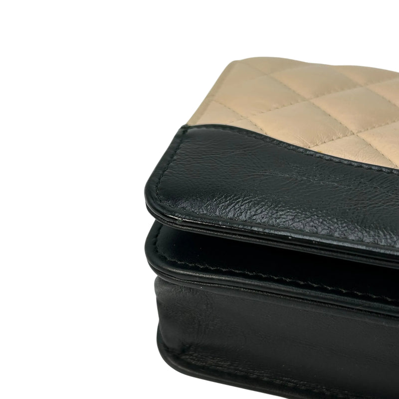 CHANEL Gabrielle de Chanel Chain Wallet - Beige x Black 