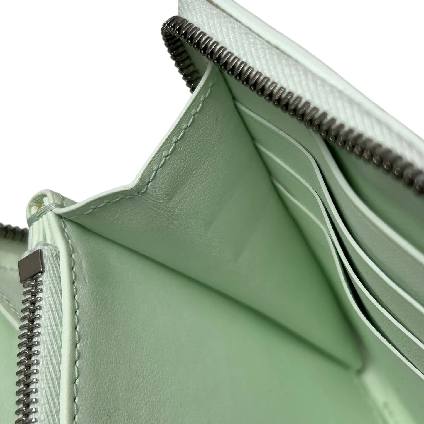 BOTTEGA VENETA Cassette Intrecciato Leather Round Zip Long Wallet - White 