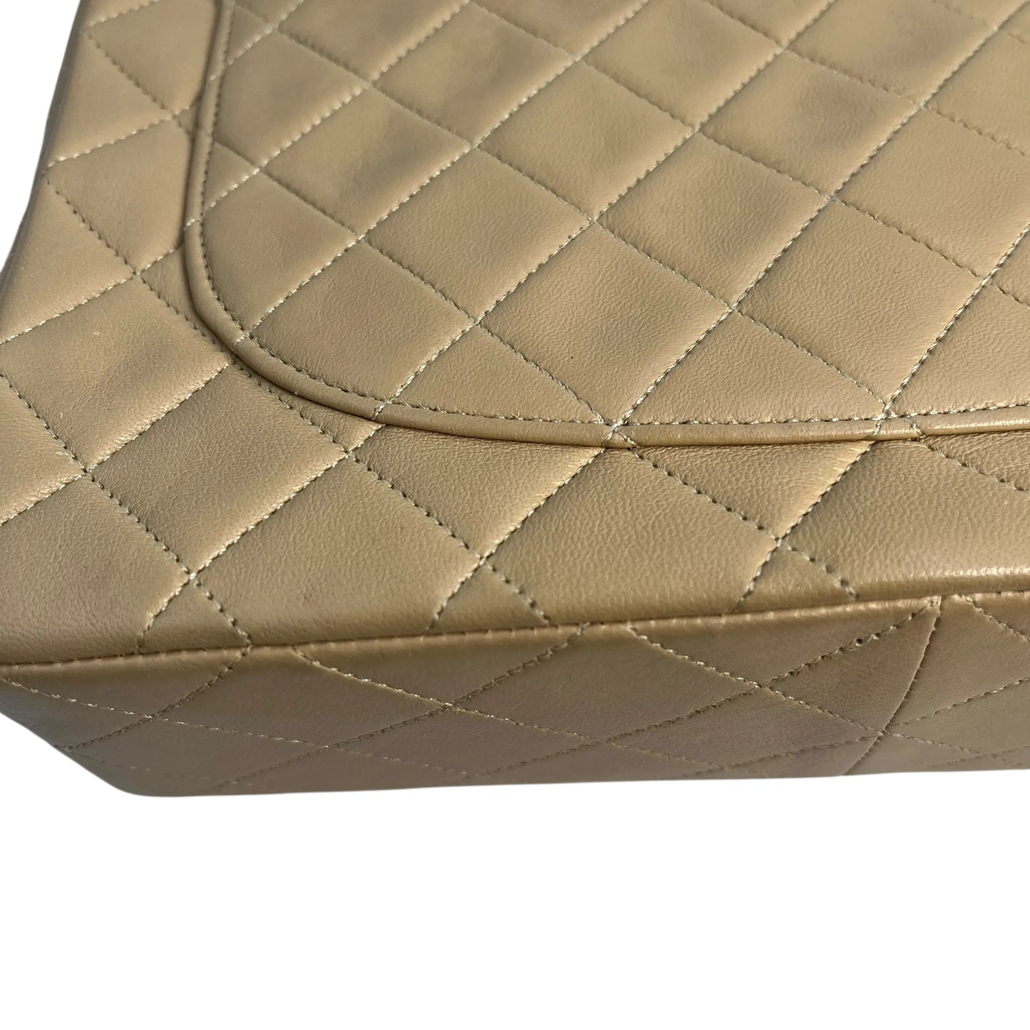 CHANEL 2.55 イーストウエスト マトラッセ チェーンショルダーバッグ - ベージュ