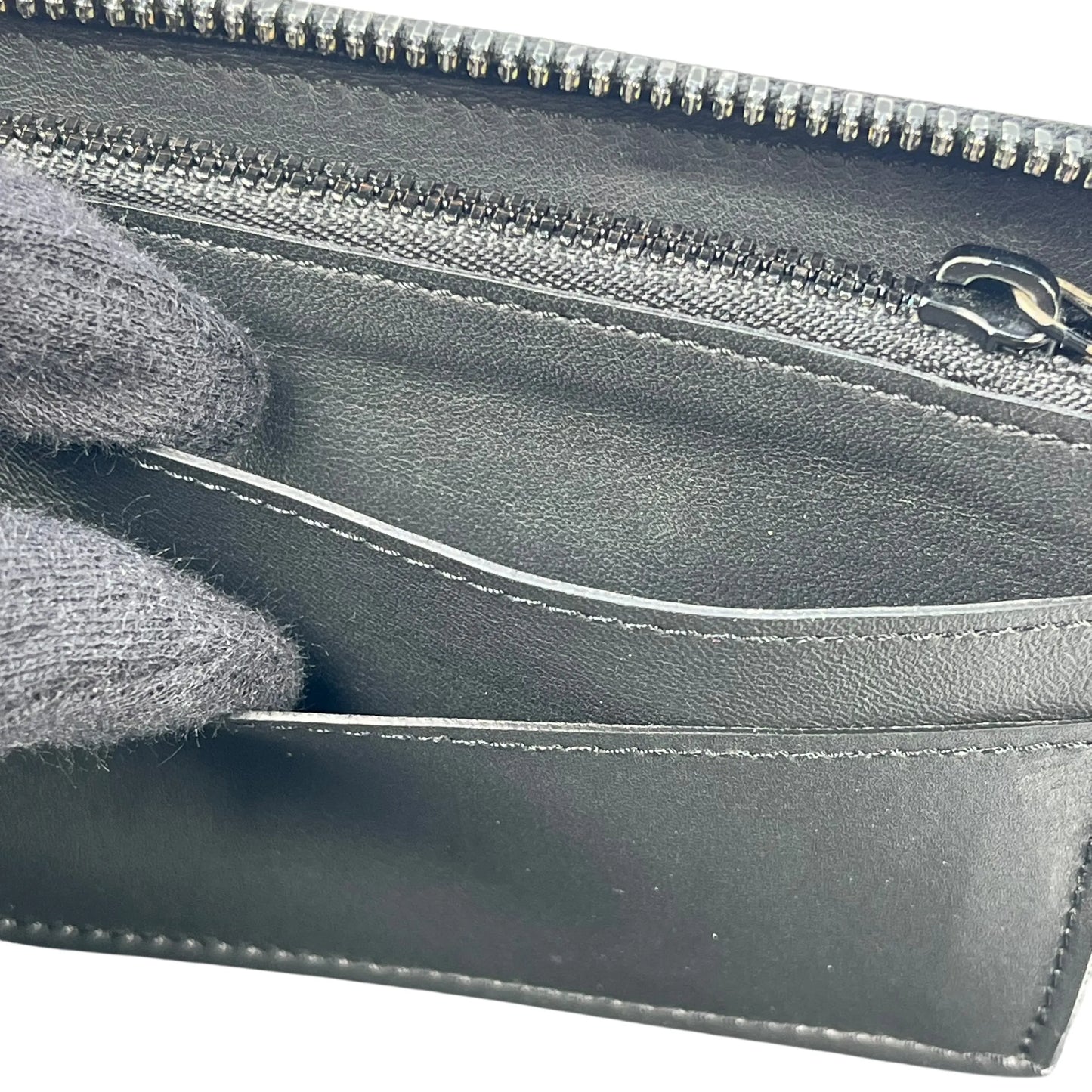 Louis Vuitton Vertical Monogram Taurillon Zippy Long Wallet - Black 