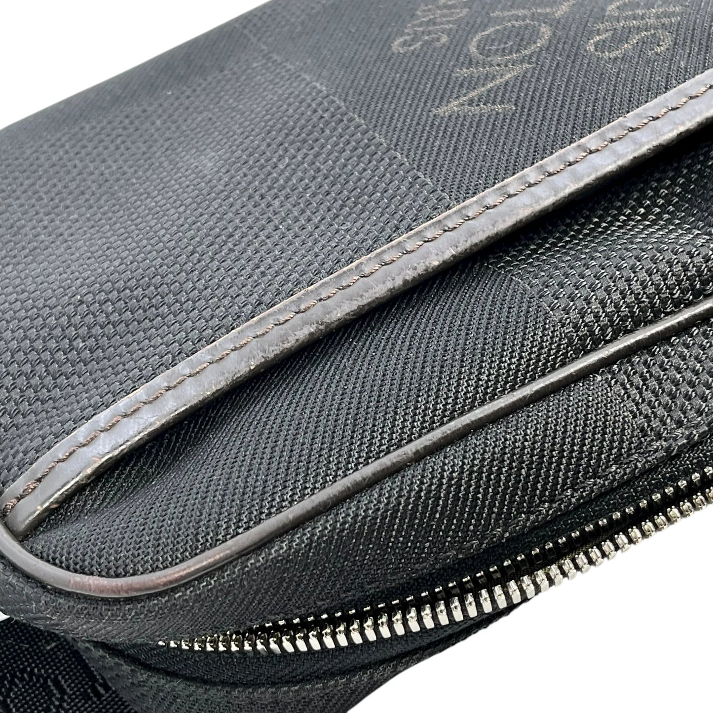 LOUIS VUITTON Acrobat Damier Geant Shoulder Bag - Black