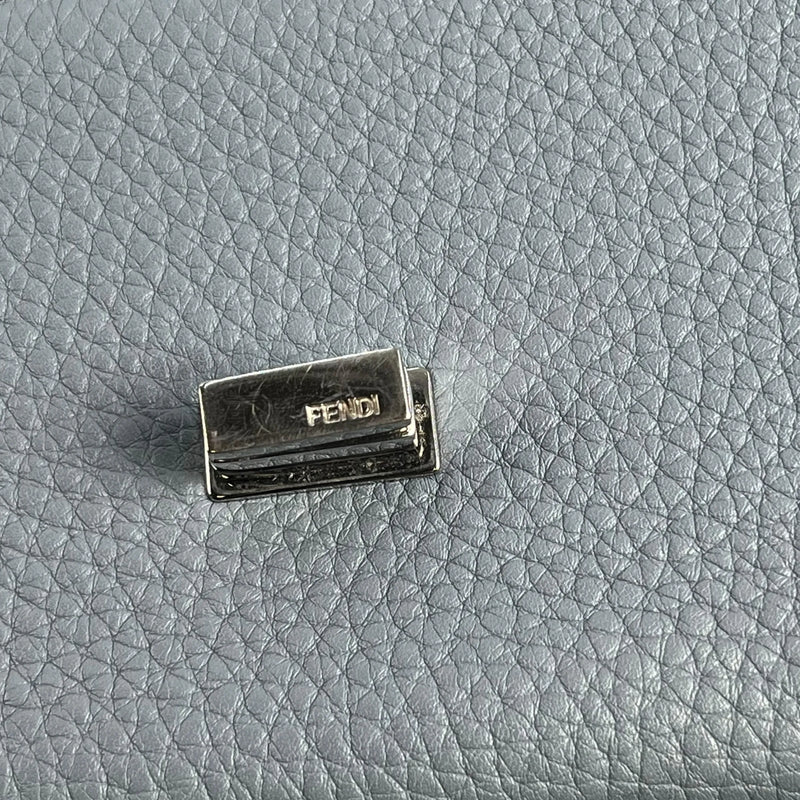 FENDI ピーカブー コンチネンタル ロングウォレット - ブルー