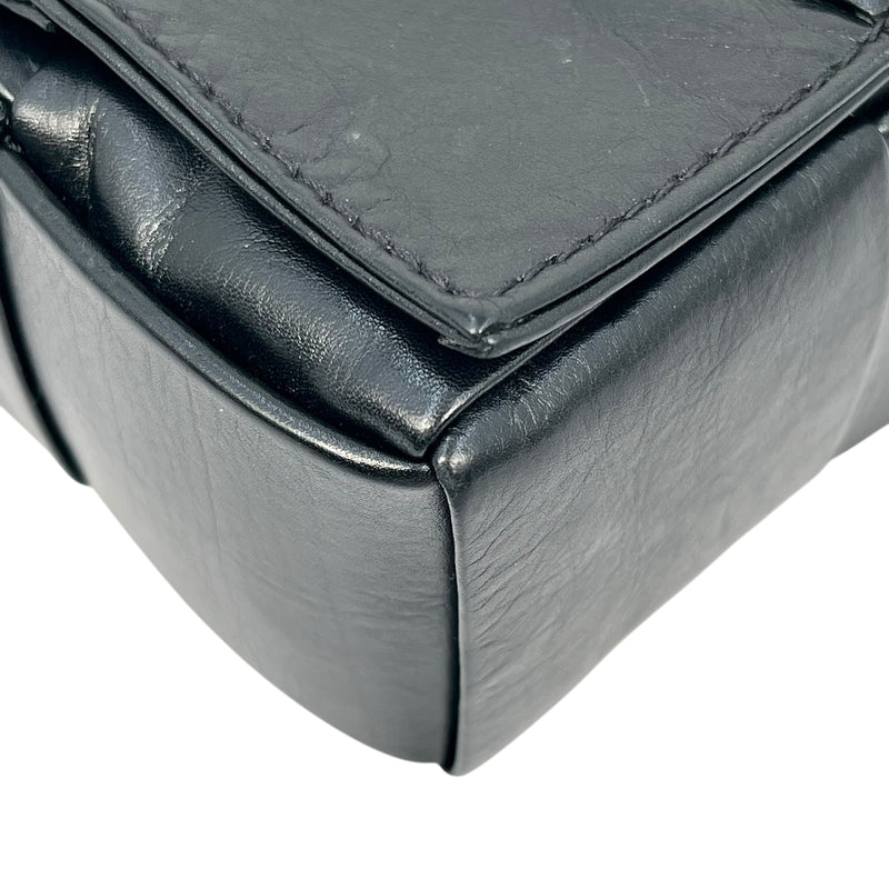 Bottega Veneta マキシ イントレチャート カセット ミニ ショルダーバッグ - ブラック