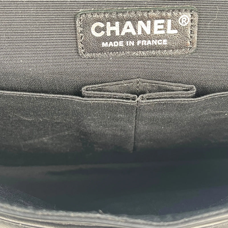 CHANEL カーフスキン ダブルフラップ チェーンショルダーバッグ - ブラック × ホワイト