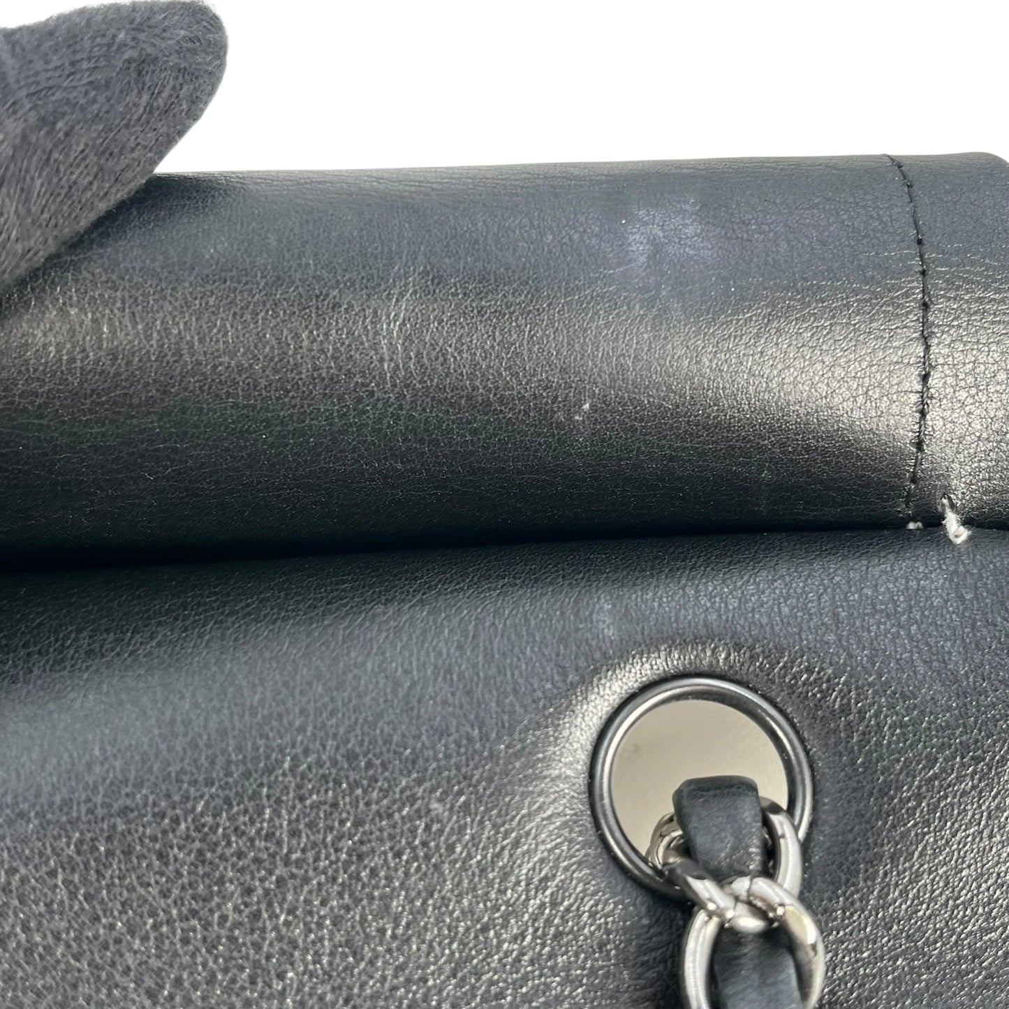 CHANEL カーフスキン ダブルフラップ チェーンショルダーバッグ - ブラック × ホワイト