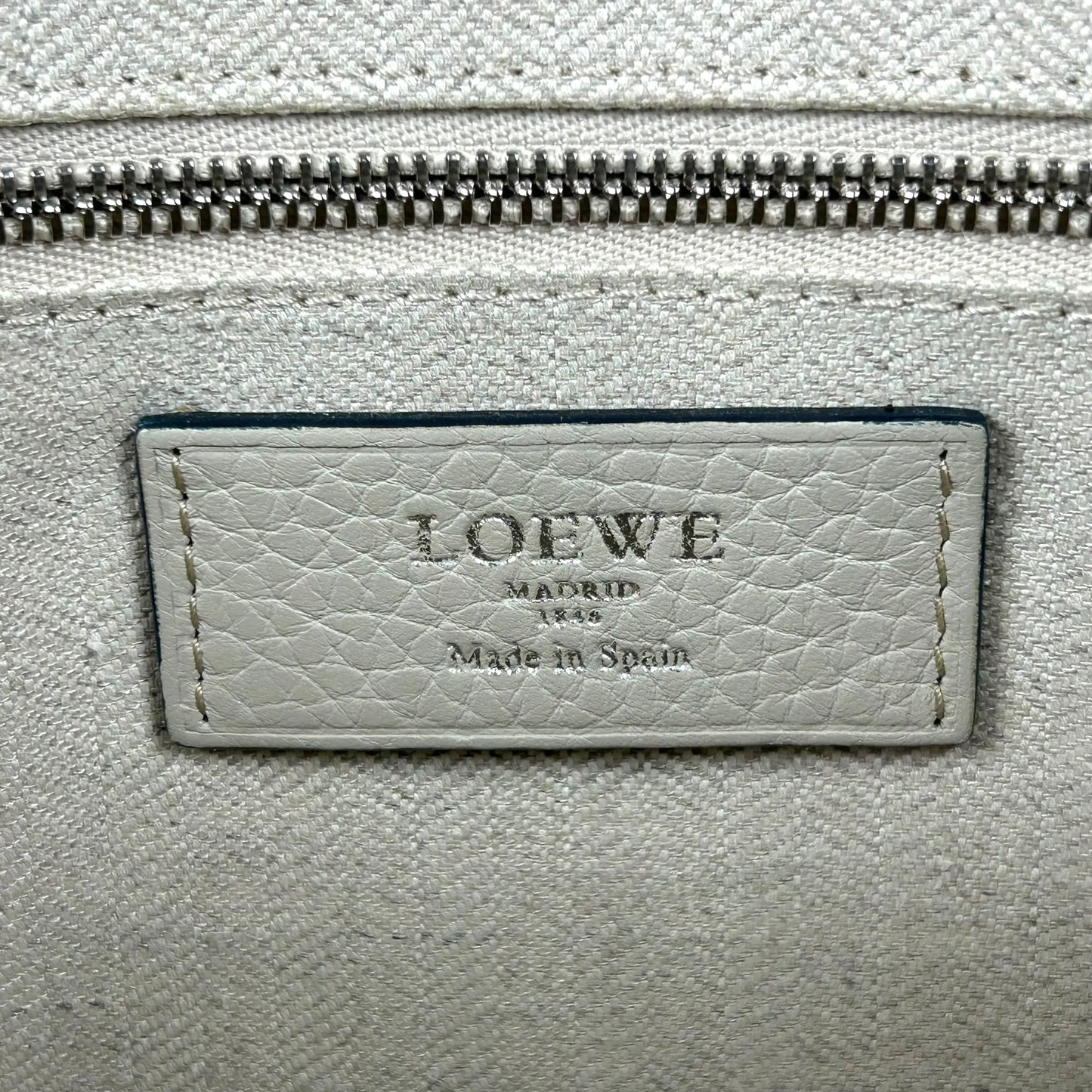 Loewe レザー ショルダーバッグ - ホワイト