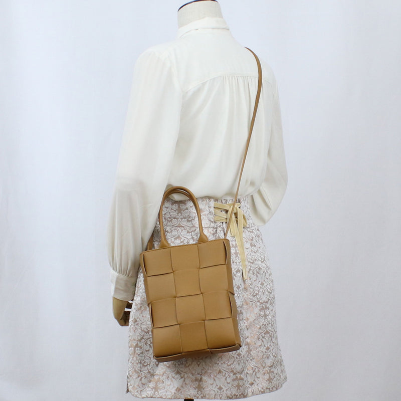 BOTTEGA VENETA カセットミニ トートバッグ ハンドバッグ - ブラウン