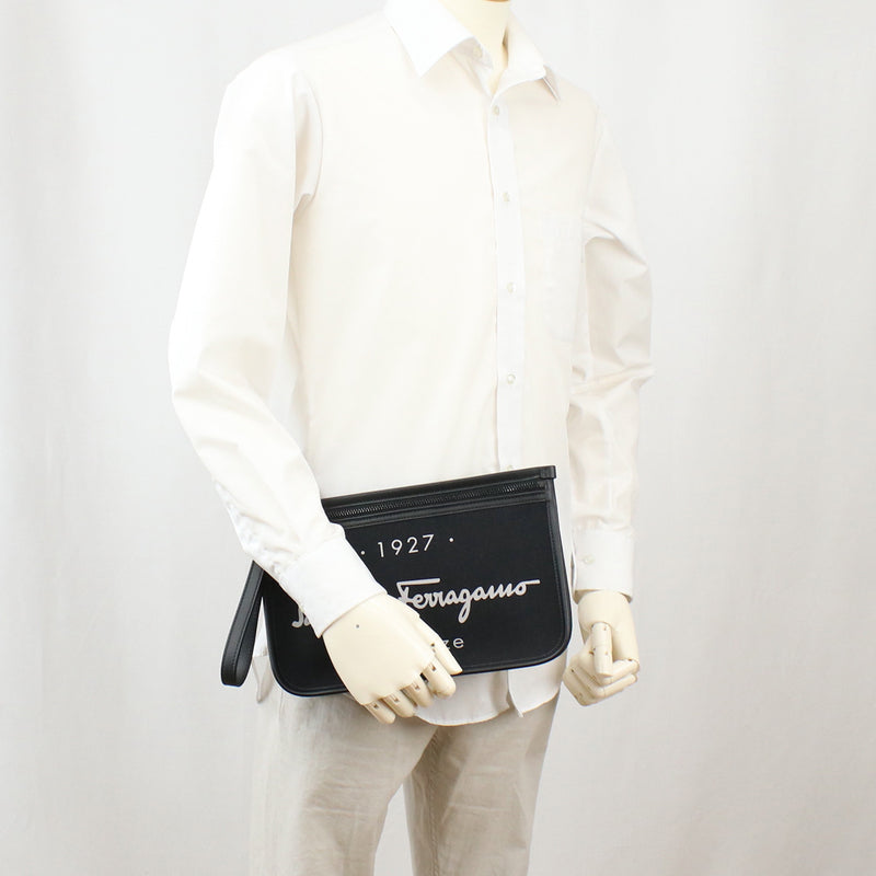 FERRAGAMO 1927 Signature Pouch Clutch Bag - Black 