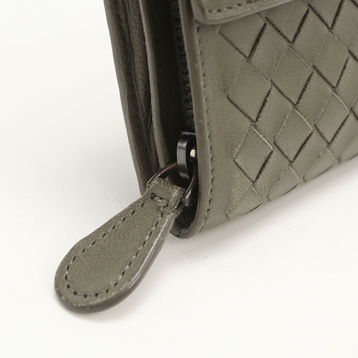 BOTTEGA VENETA イントレチャート ラムスキン 二つ折り長財布 ロングウォレット - カーキ