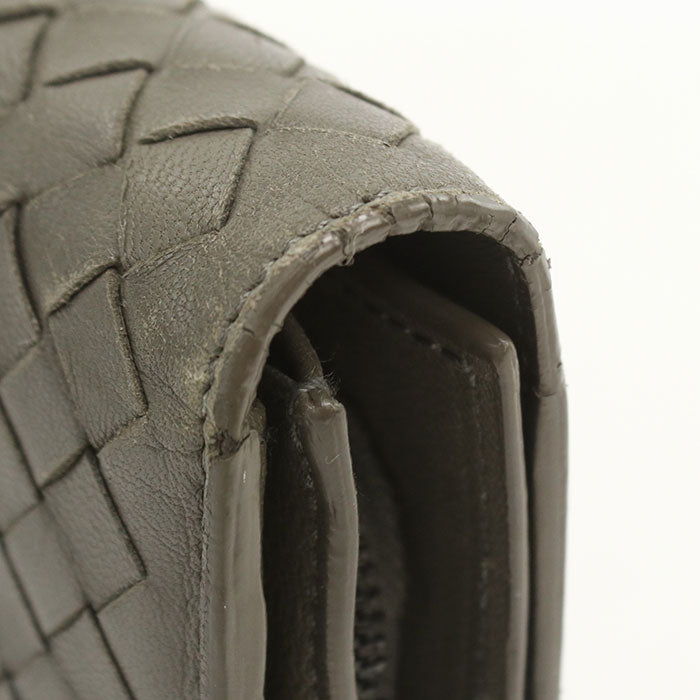 BOTTEGA VENETA イントレチャート ラムスキン 二つ折り長財布 ロングウォレット - カーキ