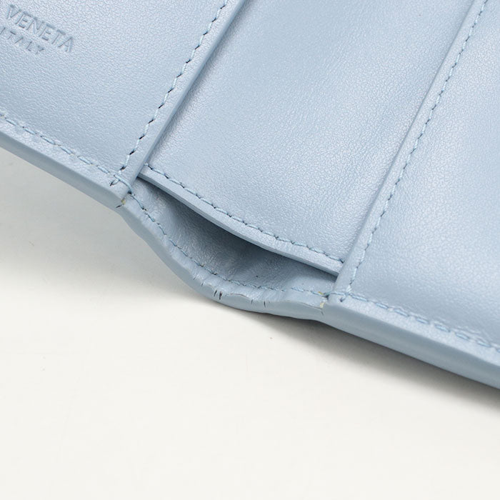 BOTTEGA VENETA スモール カセット ラムスキン 二つ折り財布 コンパクトウォレット - ブルー