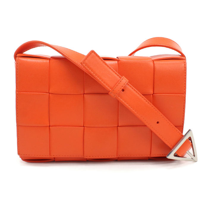 BOTTEGA VENETA【ボッテガ・ヴェネタ】 737950 ミディアム クロスボディバッグ カセット 斜め掛け ショルダーバッグ カーフ