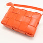 BOTTEGA VENETA【ボッテガ・ヴェネタ】 737950 ミディアム クロスボディバッグ カセット 斜め掛け ショルダーバッグ カーフ