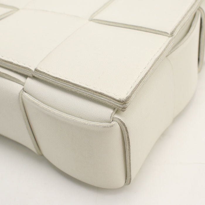 BOTTEGA VENETA【ボッテガ・ヴェネタ】 578004 カセット マキシイントレチャート 斜め掛け ショルダーバッグ ラムスキン メンズ