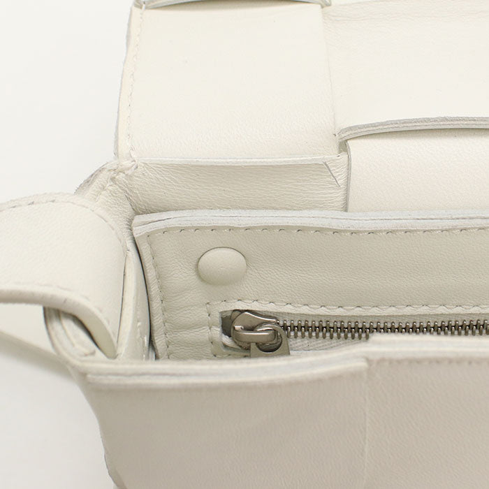 BOTTEGA VENETA【ボッテガ・ヴェネタ】 578004 カセット マキシイントレチャート 斜め掛け ショルダーバッグ ラムスキン メンズ